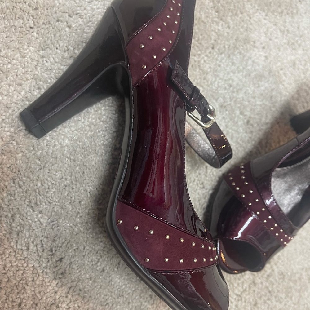 RED LEATHER - Picture 2 of 3